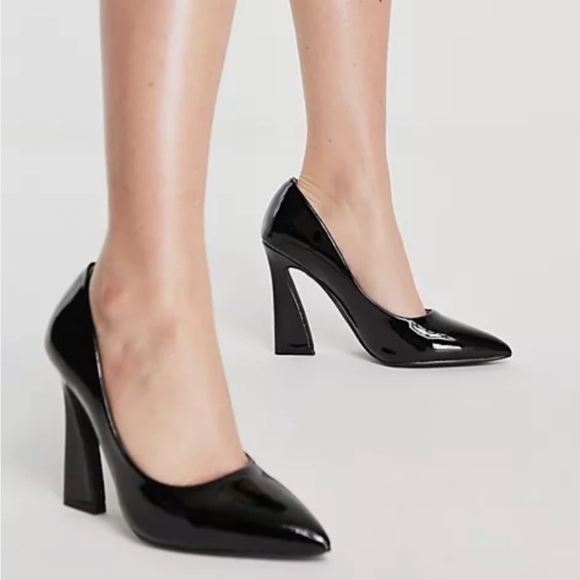 Glamorous Flared Heel - Picture 1 of 7